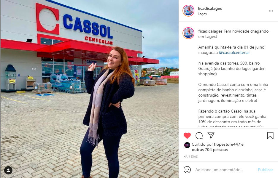 Ficadicalages em frente à Cassol Centerlar