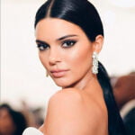 As dez personalidades mais bem pagas do Instagram : Fotografia de Kendall Jenner com cabelos presos
