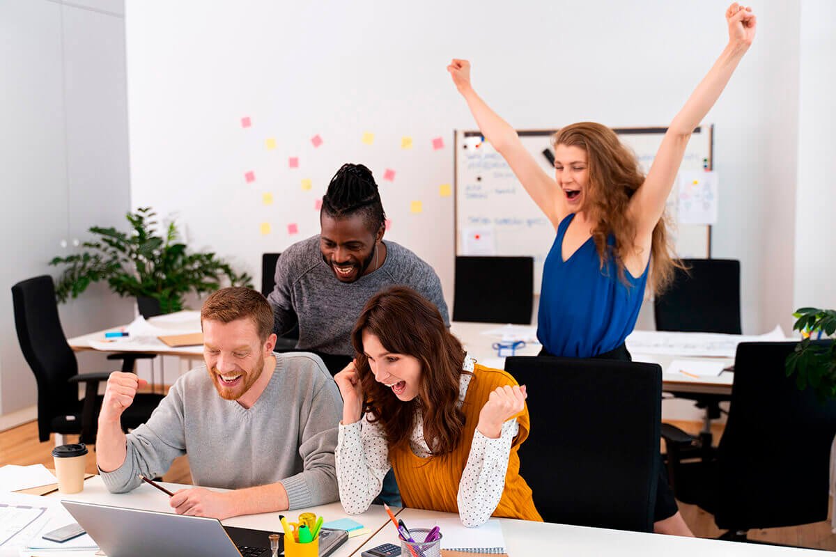 Promovendo a intera&ccedil;&atilde;o social: Construindo uma comunidade engajada em torno do seu infoproduto atrav&eacute;s da gamifica&ccedil;&atilde;o. Fonte: @Freepik